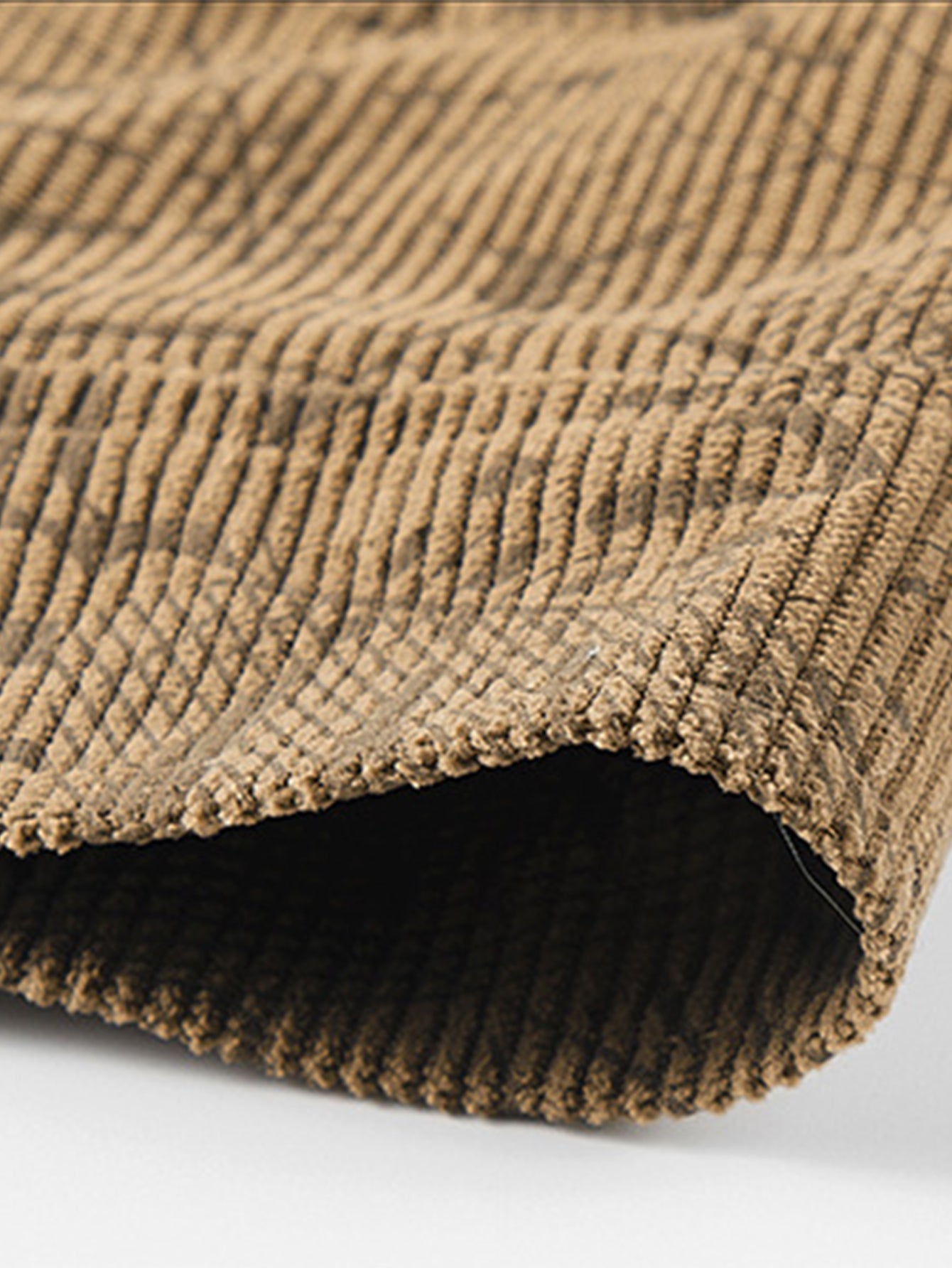 Kurtka sztruksowa z tłoczonym motywem liści w stylu vintage