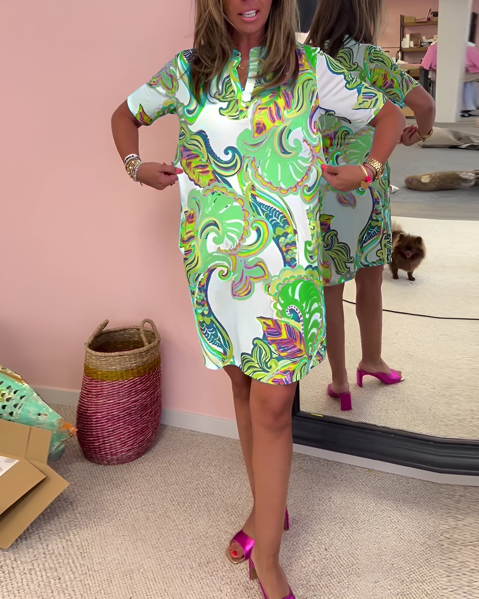 Gaëlle | Lekka sukienka w kwiaty z dekoltem w serek