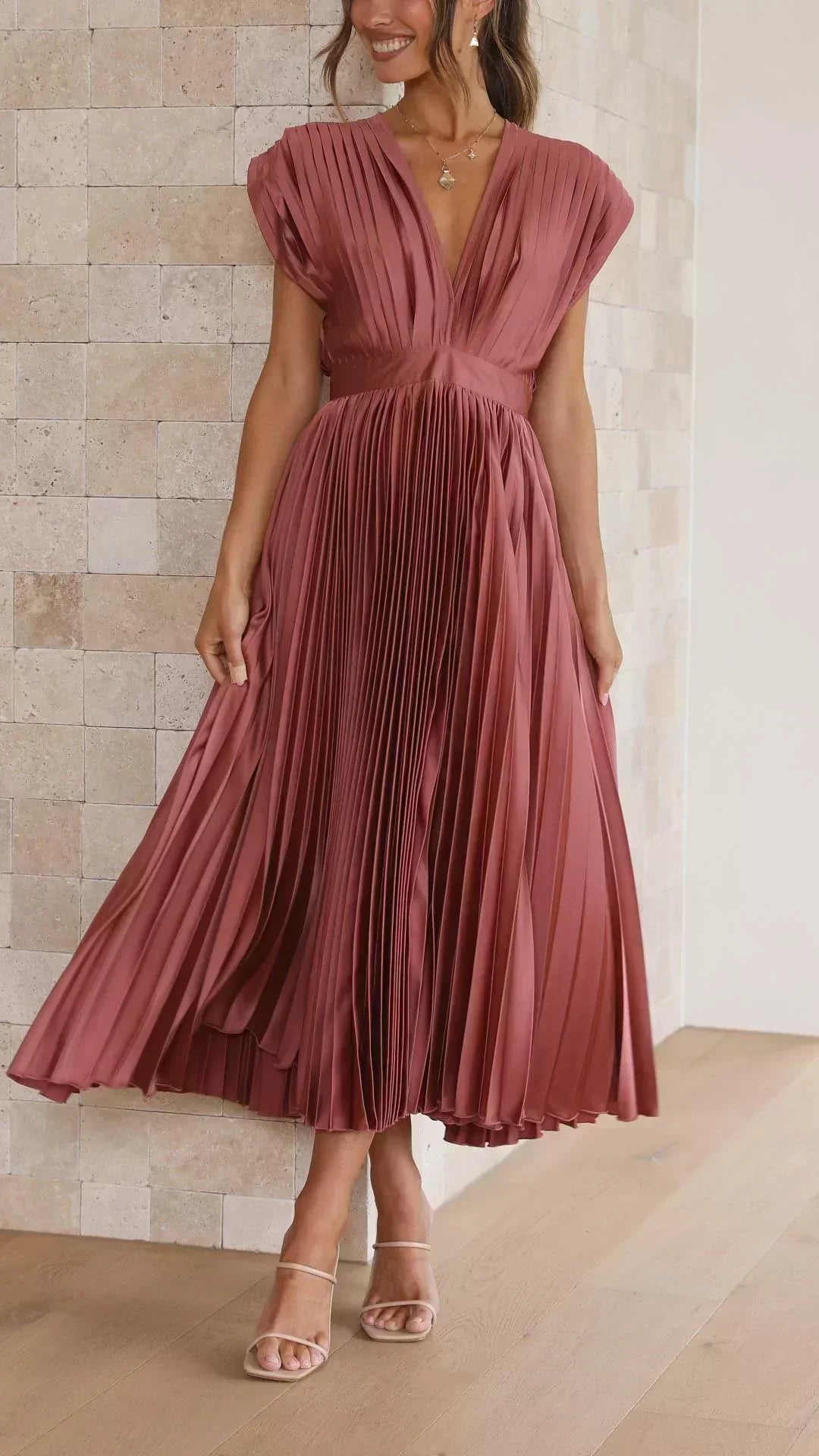 Alexis - Elegancka Sukienka z Falbanami